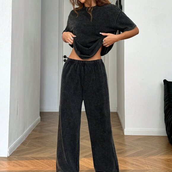 Black Casual Women's Crew Neck Short Sleeve Straight Leg Pants - Picture 6 of 6